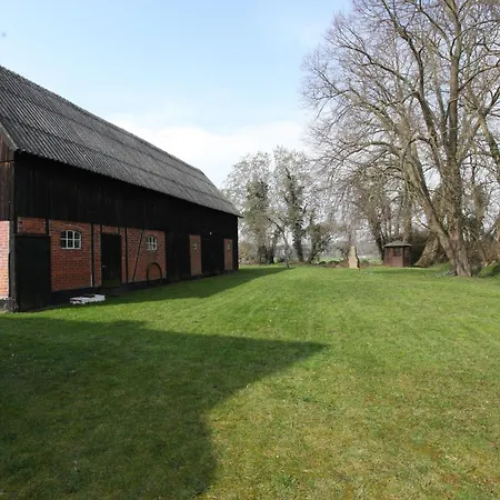 Reetdachkate Am Feldrand Mit Grandiosem Weitblick Damlos