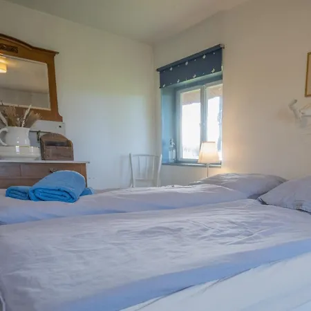 Chalet Reetdachkate Am Feldrand Mit Grandiosem Weitblick