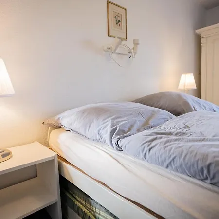 Chalet Reetdachkate Am Feldrand Mit Grandiosem Weitblick Damlos