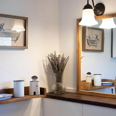 Chalet Reetdachkate Am Feldrand Mit Grandiosem Weitblick Damlos