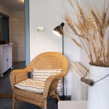 Reetdachkate Am Feldrand Mit Grandiosem Weitblick Chalet