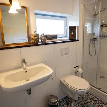 Reetdachkate Am Feldrand Mit Grandiosem Weitblick * Damlos