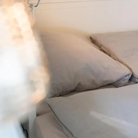 Reetdachkate Am Feldrand Mit Grandiosem Weitblick Chalet Damlos