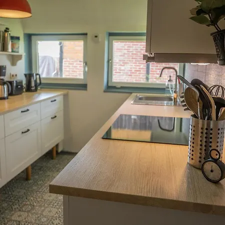 Chalet Reetdachkate Am Feldrand Mit Grandiosem Weitblick Damlos