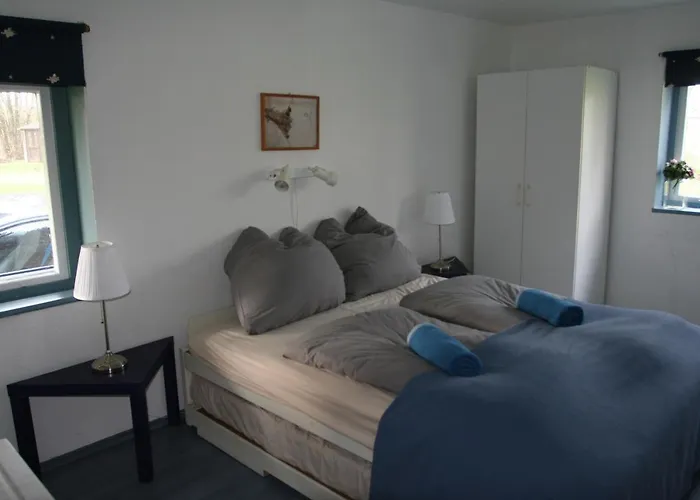 Reetdachkate Am Feldrand Mit Grandiosem Weitblick