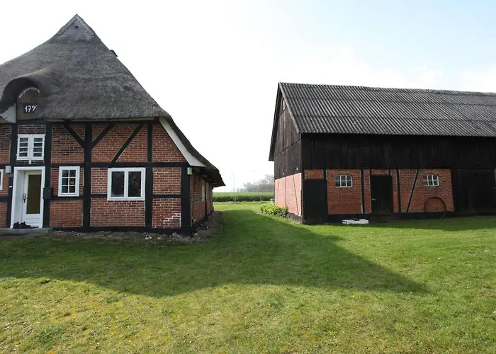 Alpehytte Reetdachkate Am Feldrand Mit Grandiosem Weitblick *
