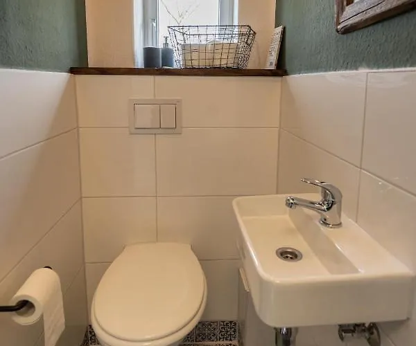 Reetdachkate Am Feldrand Mit Grandiosem Weitblick Alpehytte *