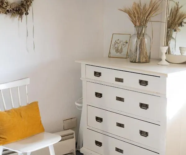 Reetdachkate Am Feldrand Mit Grandiosem Weitblick