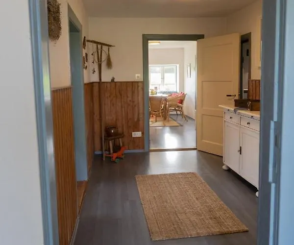 Reetdachkate Am Feldrand Mit Grandiosem Weitblick Alpehytte