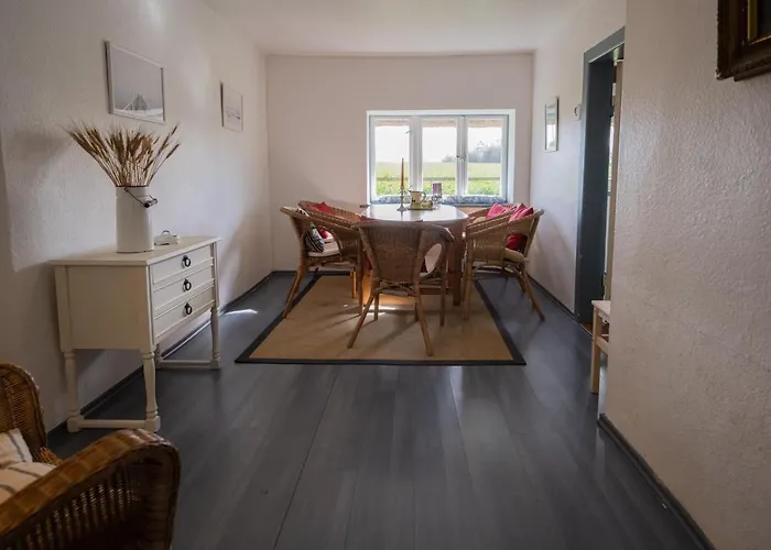 Reetdachkate Am Feldrand Mit Grandiosem Weitblick Alpehytte *