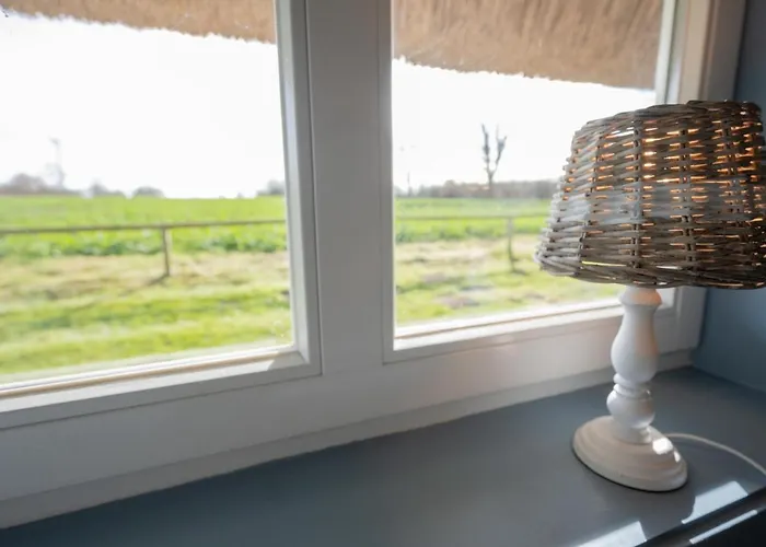 Reetdachkate Am Feldrand Mit Grandiosem Weitblick Alpehytte *