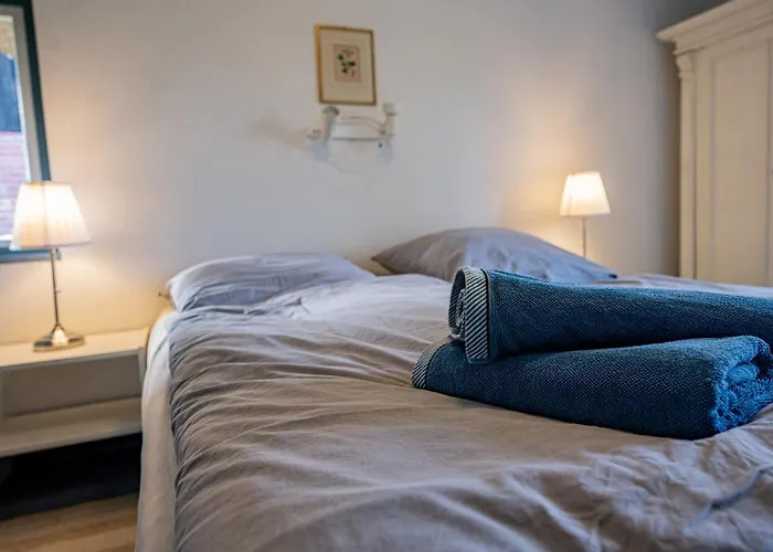 Reetdachkate Am Feldrand Mit Grandiosem Weitblick