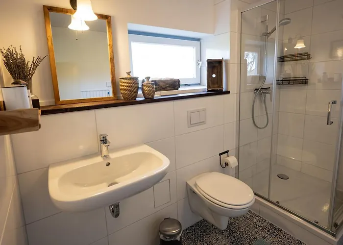 Reetdachkate Am Feldrand Mit Grandiosem Weitblick * Damlos